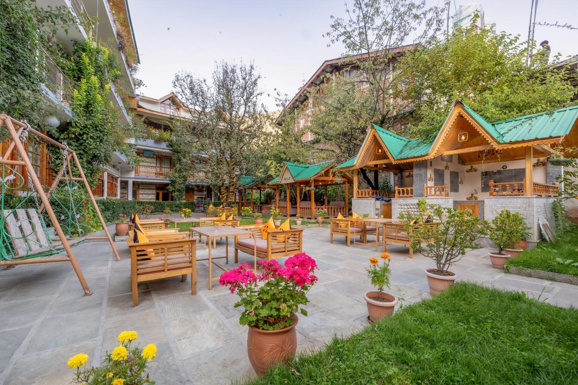 Purnima Guest House Manāli Extérieur photo